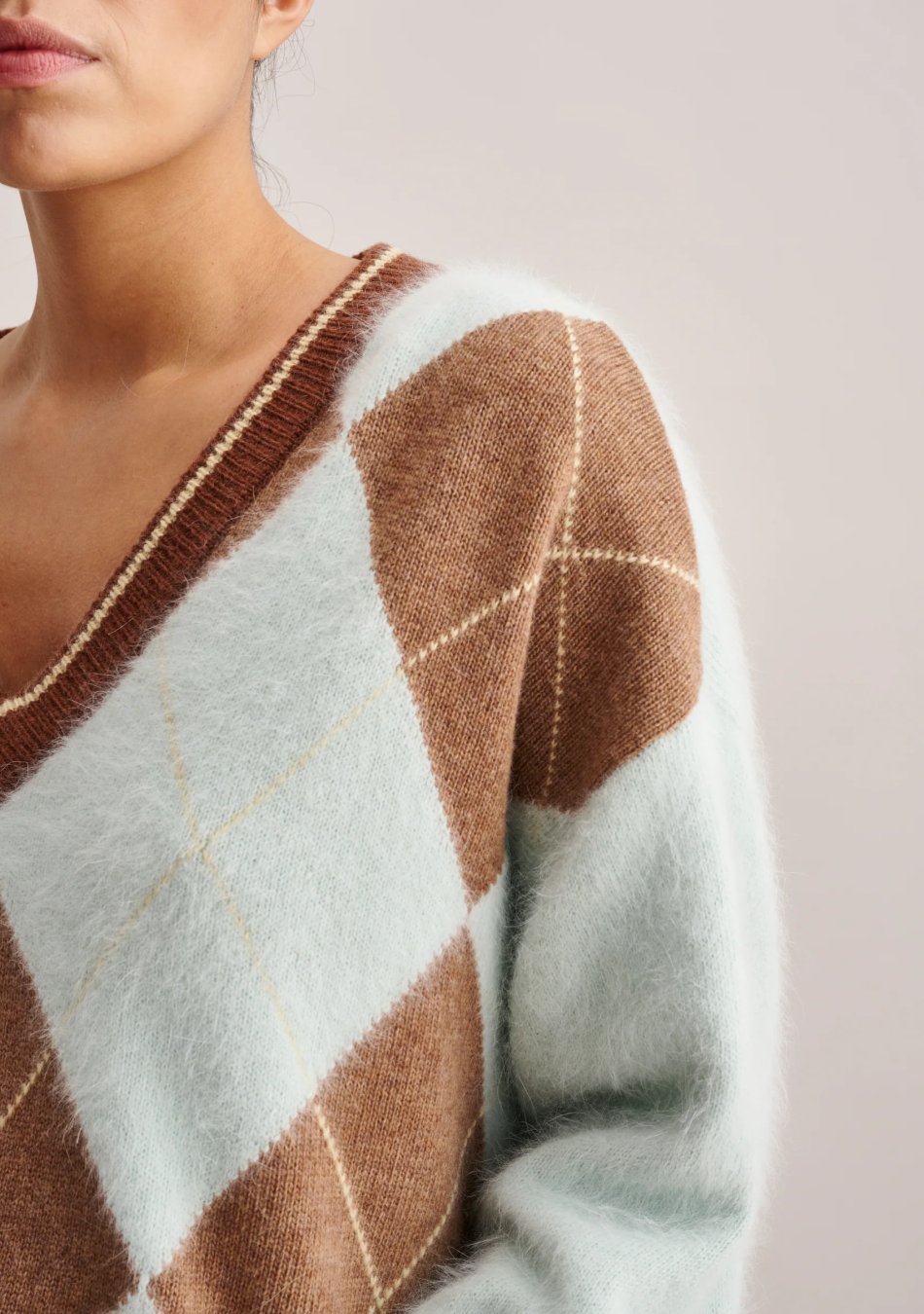 BELLEROSE marca Belga de ropa de mujer con un estilo casual dinámico y conceptual