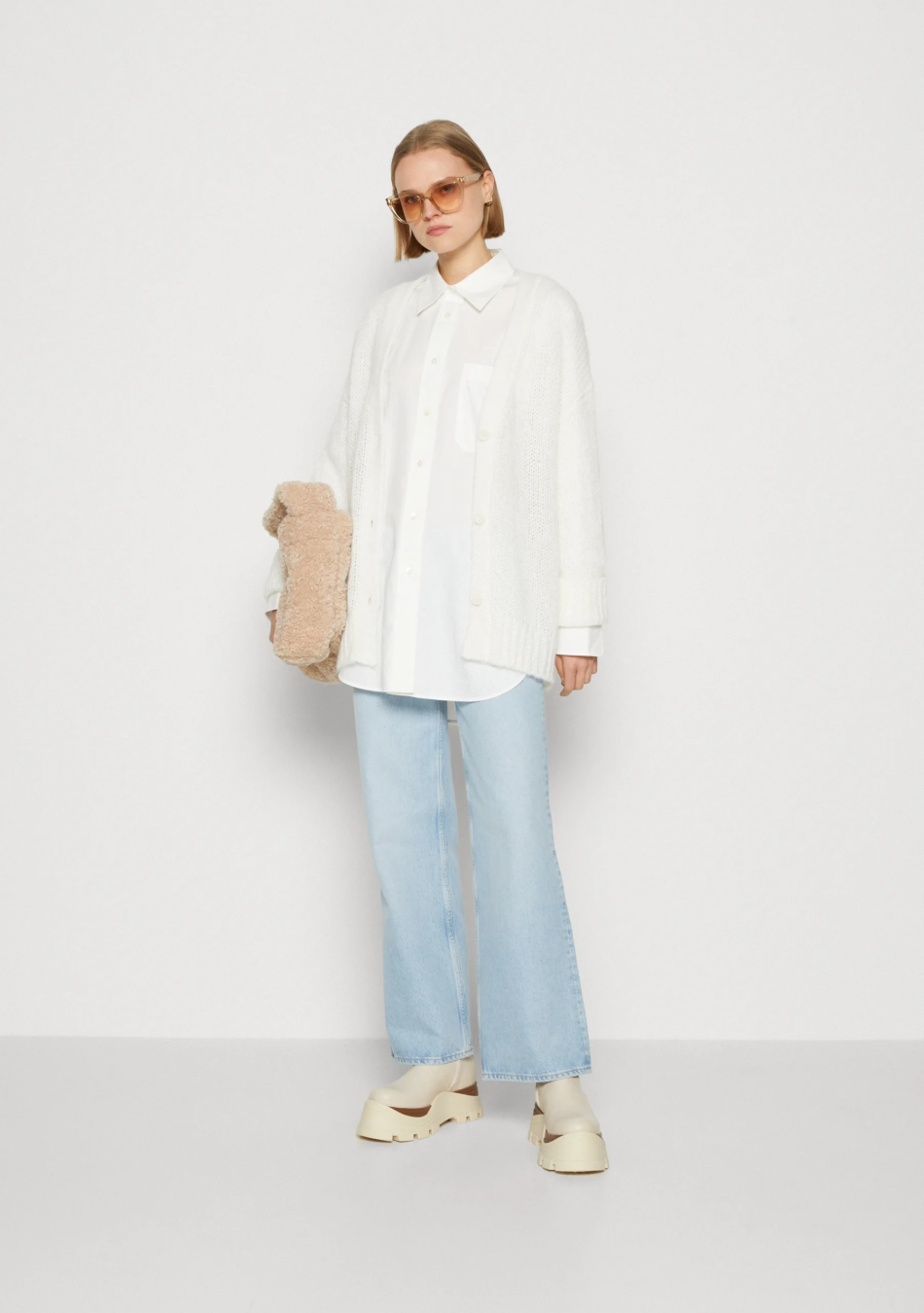 SAMSOE&SAMSOE marca de ropa de mujer con un estilo ,nórdico casual dinámico y vanguardista