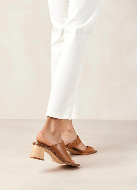 ALOHAS marca de zapatos y ropa de mujer, con diseños atemporales y producción local 2