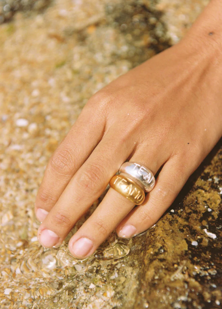 ALHAJA marca española de joyeria de estilo barroco y fresco