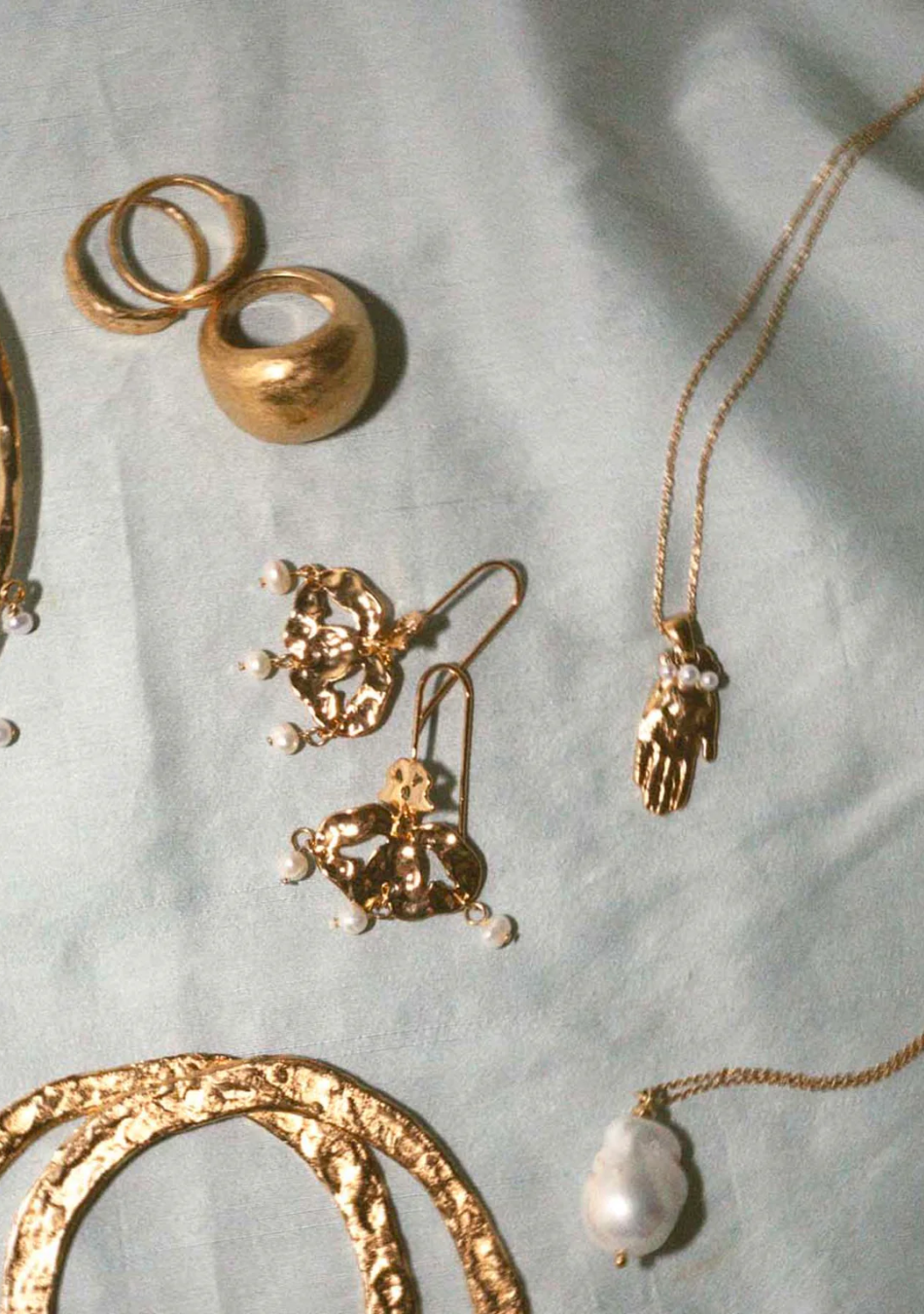 ALHAJA marca española de joyeria de estilo barroco y fresco
