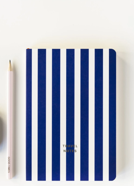 A JOURNAL Marca de papelería con diseños únicos, diferentes y muy coloridos