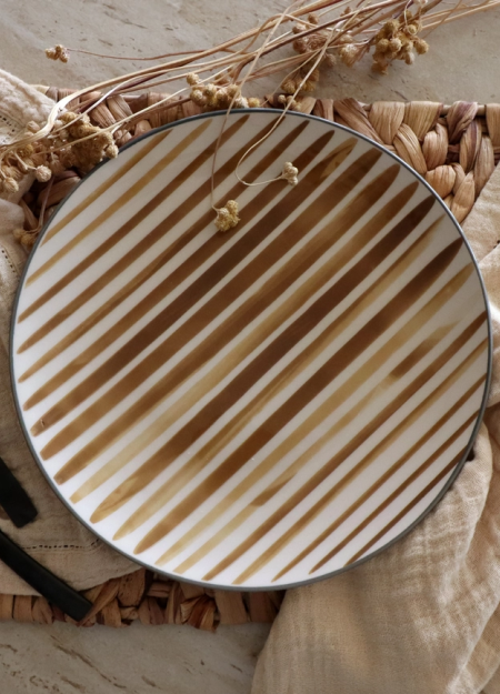 NOVASTYL es una marca francesa de vajillas con un estilo atemporal, funcional y elegante
