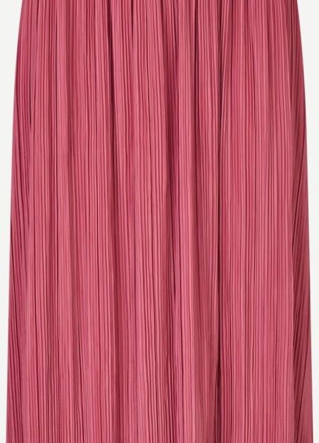 SAMSOE&SAMSOE marca nórdica de ropa de mujer con un estilo vanguardista y casual 2