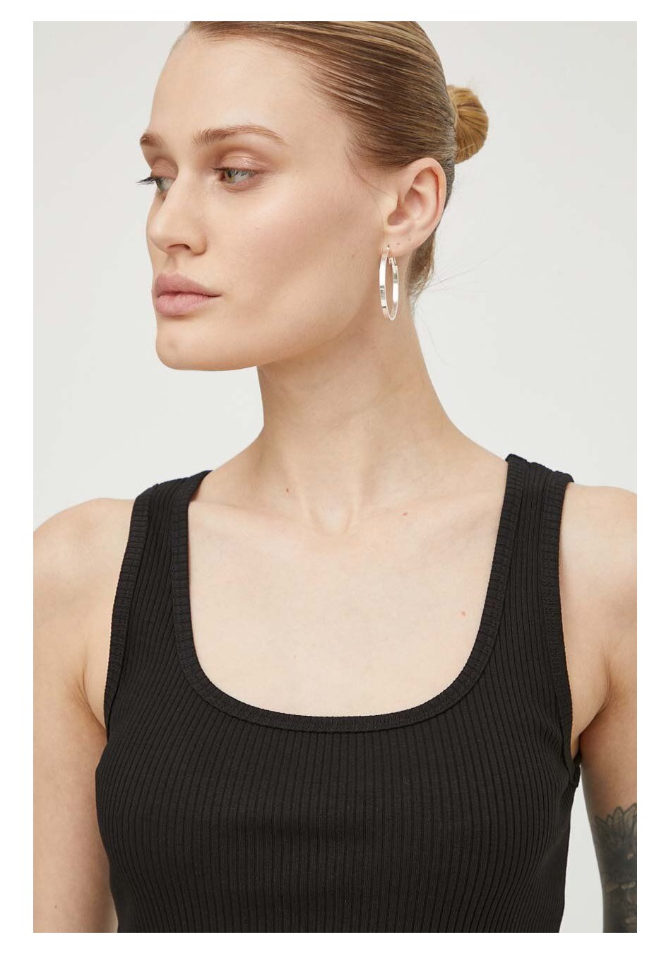 SAMSOE&SAMSOE marca nórdica de ropa de mujer con un estilo vanguardista y casual