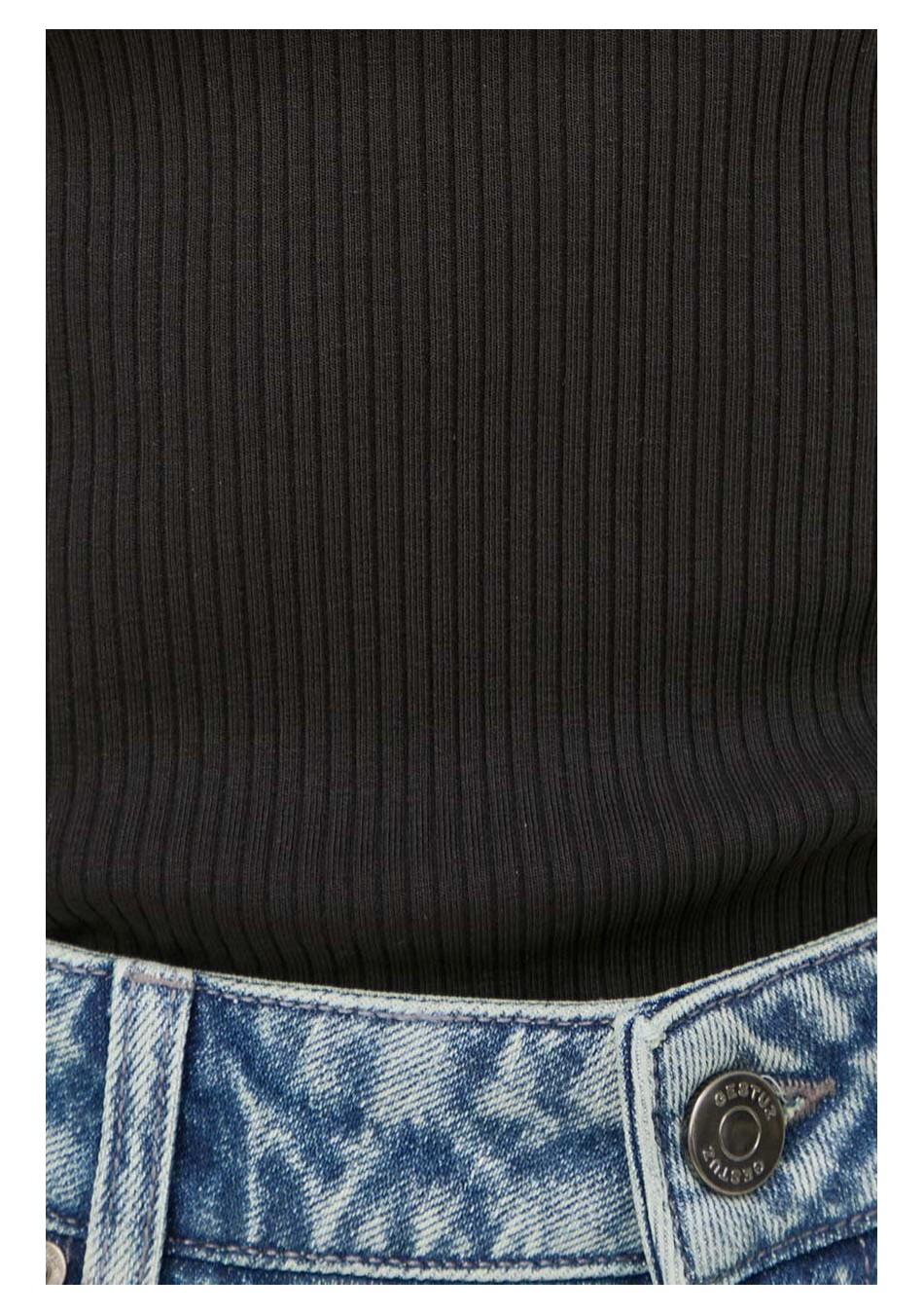 SAMSOE&SAMSOE marca nórdica de ropa de mujer con un estilo vanguardista y casual