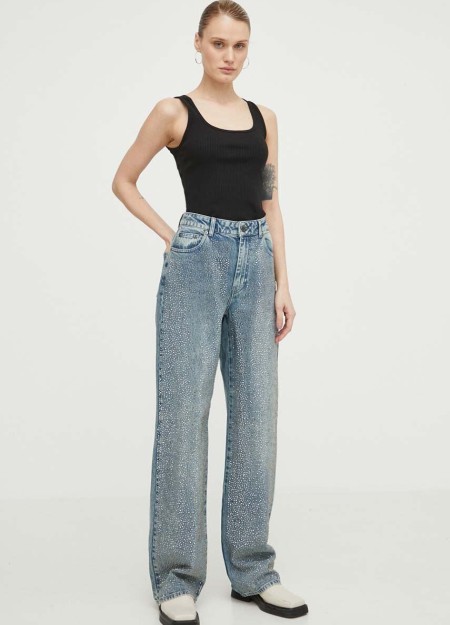 SAMSOE&SAMSOE marca nórdica de ropa de mujer con un estilo vanguardista y casual 2