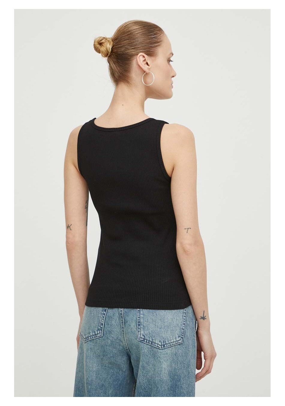 SAMSOE&SAMSOE marca nórdica de ropa de mujer con un estilo vanguardista y casual