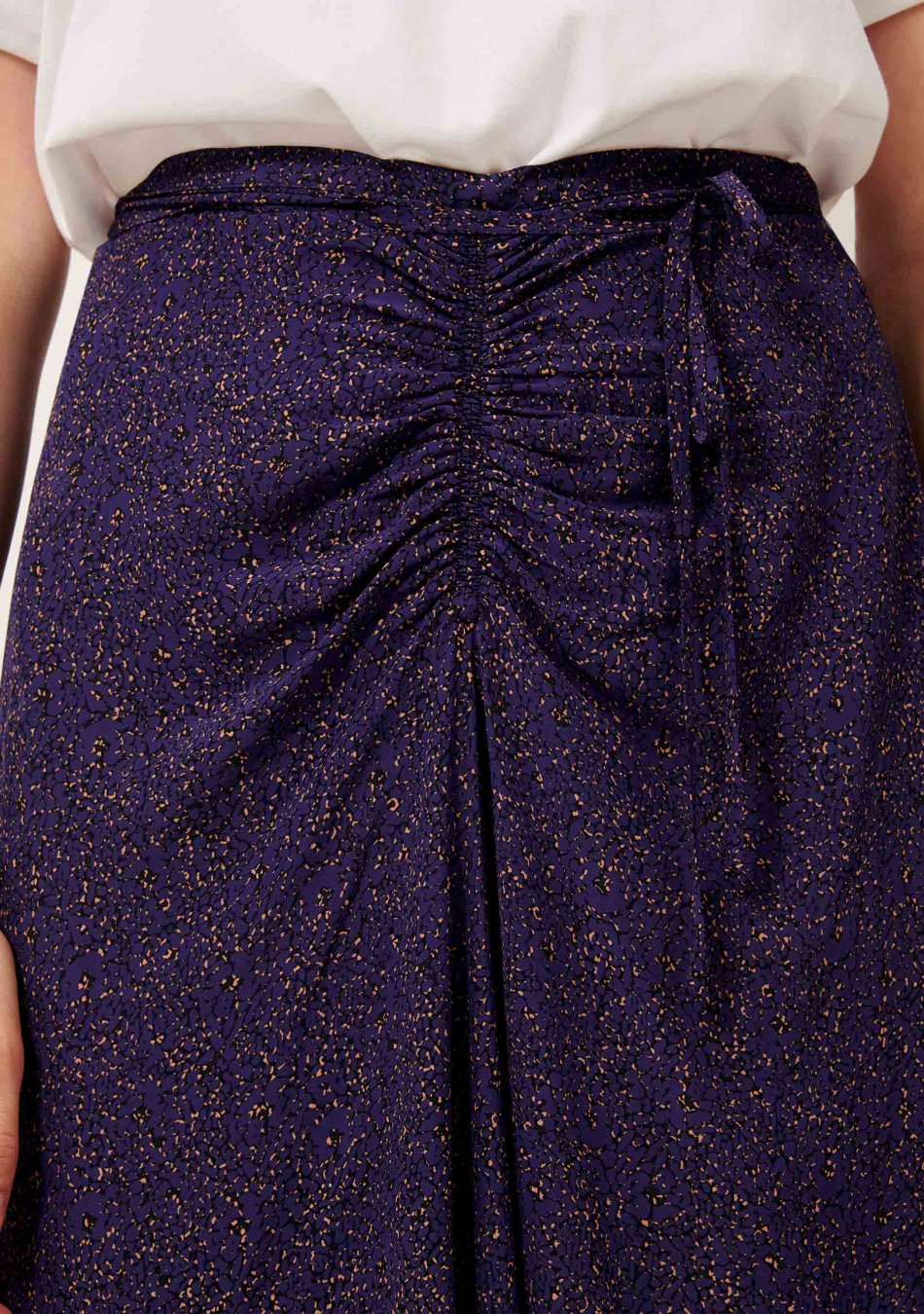 SESSÚN marca francesa de ropa de mujer con un estilo casual, femenino y minimal