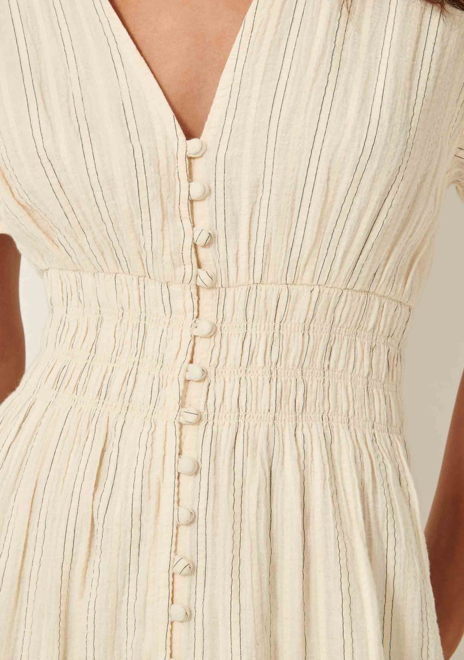 SESSÚN marca francesa de ropa de mujer con un estilo casual, femenino y minimal