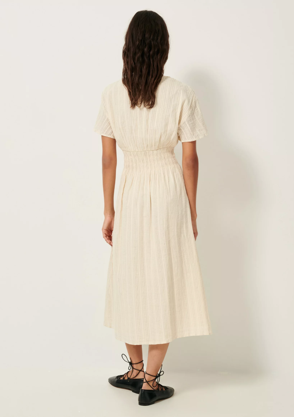SESSÚN marca francesa de ropa de mujer con un estilo casual, femenino y minimal