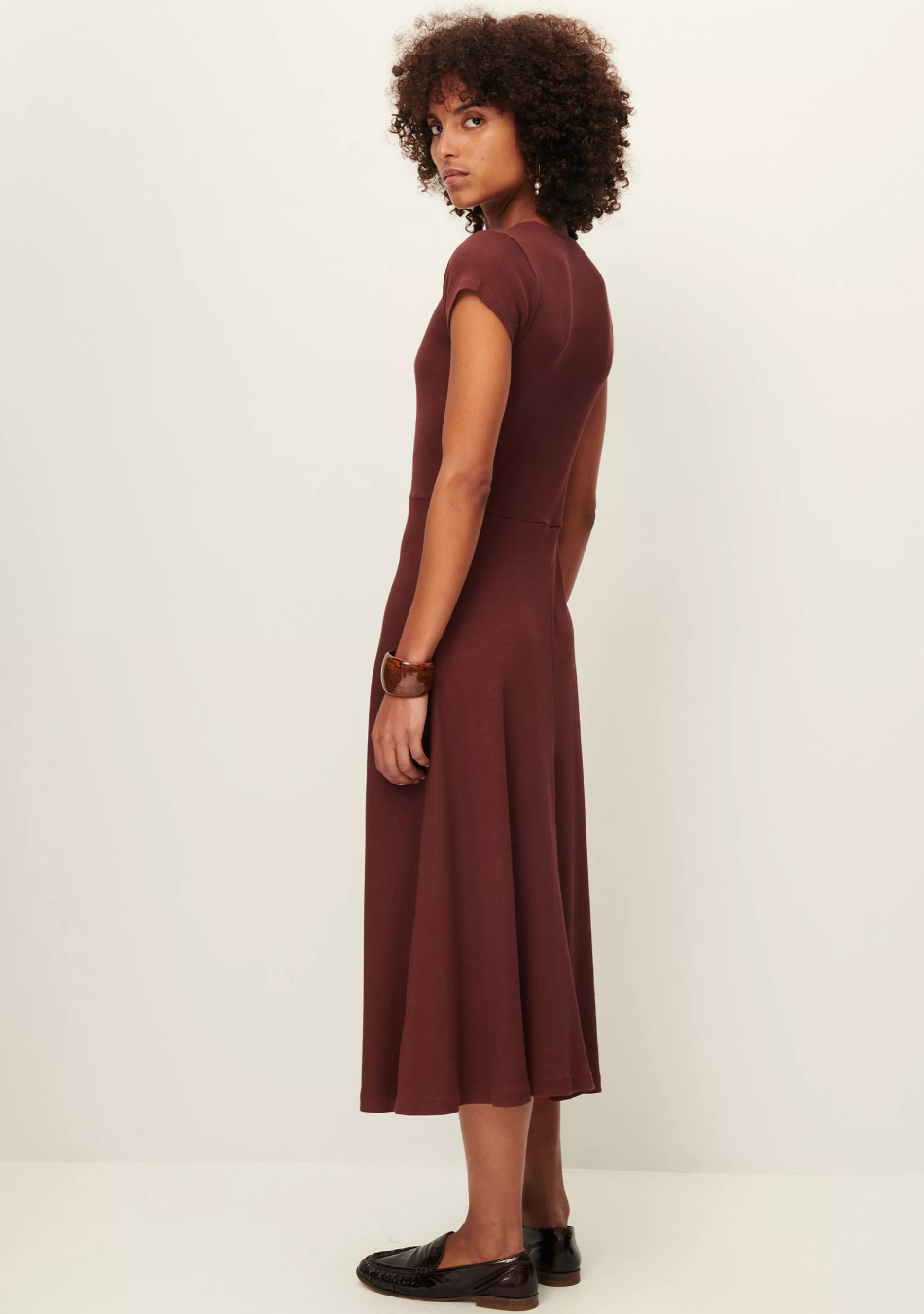 SESSÚN marca francesa de ropa de mujer con un estilo casual, femenino y minimal