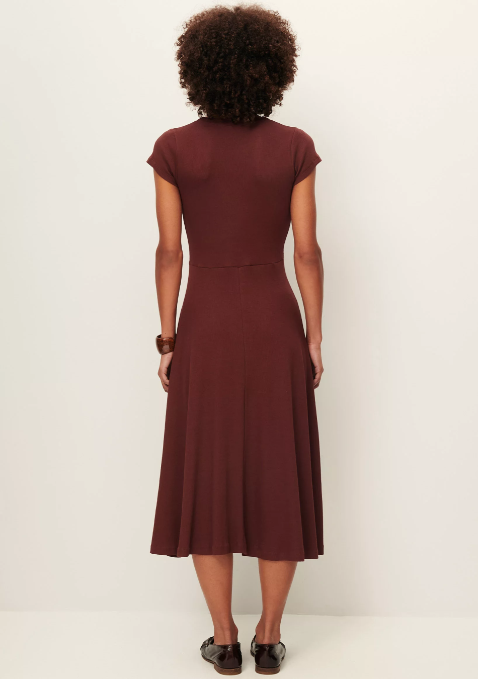 SESSÚN marca francesa de ropa de mujer con un estilo casual, femenino y minimal