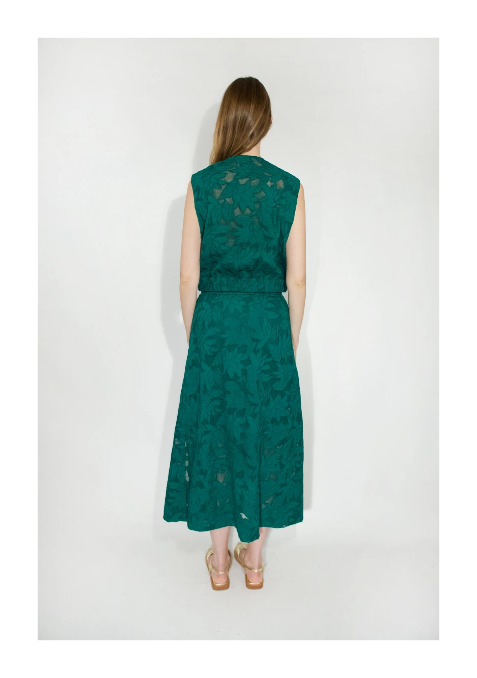 THE TINY BIG SISTER es una marca de moda caracterizada por su elegancia y diversión