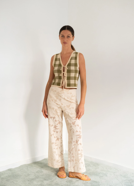 THE TINY BIG SISTER es una marca de moda caracterizada por su elegancia y diversión