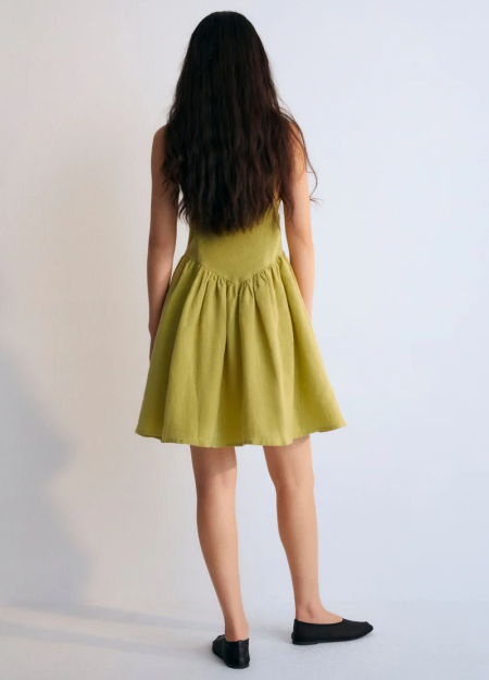 WE ARE THE NEW SOCIETY marca española de ropa de mujer con u estilo muy femenino y conceptual 2