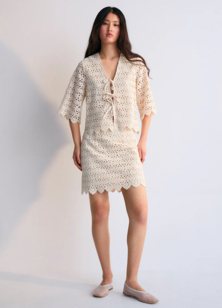 WE ARE THE NEW SOCIETY marca española de ropa de mujer con un estilo femenino y conceptual