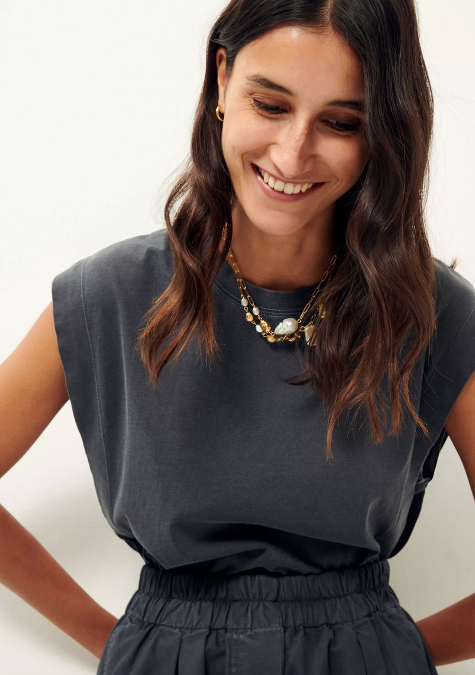 SESSÚN marca francesa de ropa de mujer con un estilo casual, femenino y minimal