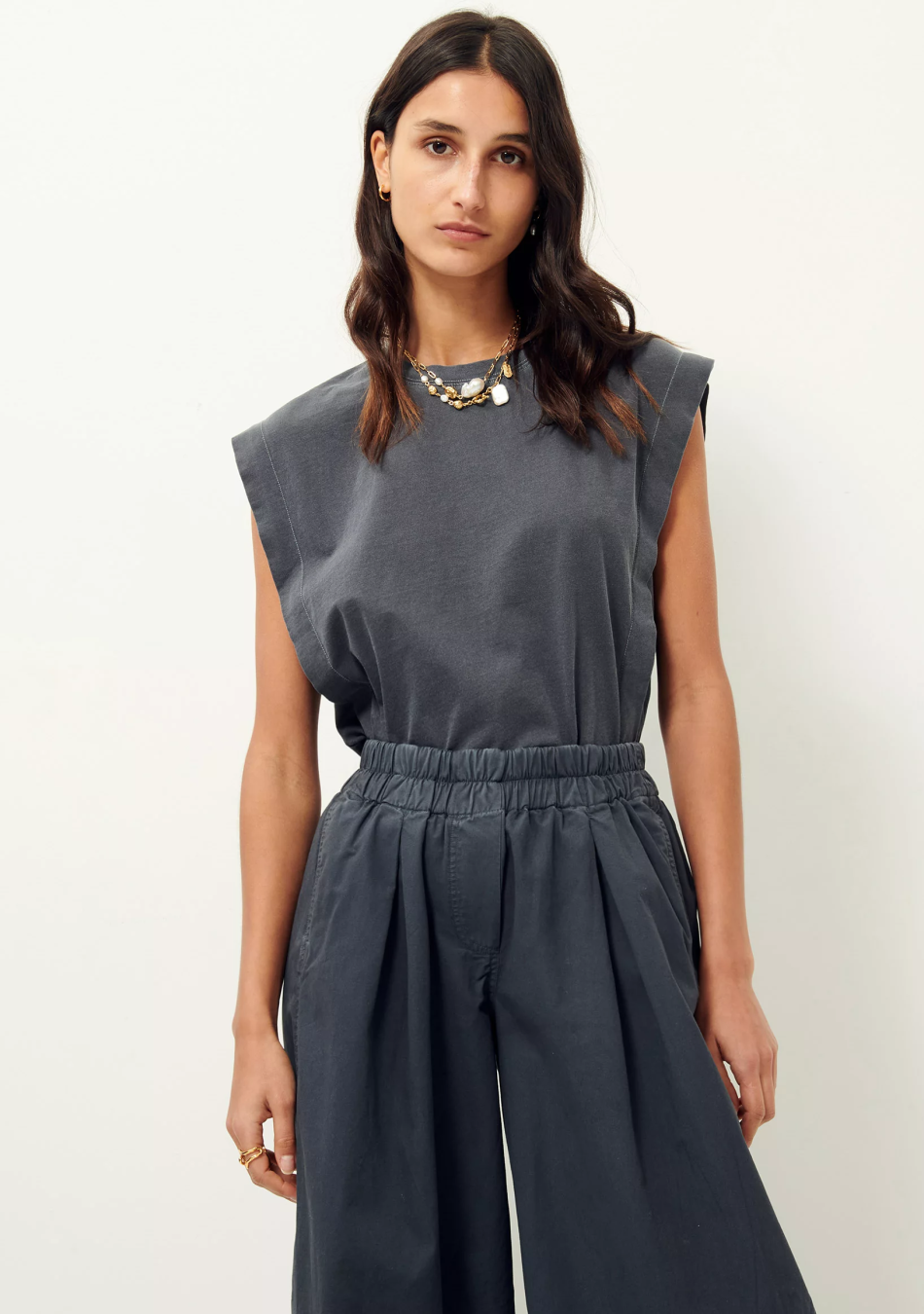 SESSÚN marca francesa de ropa de mujer con un estilo casual, femenino y minimal