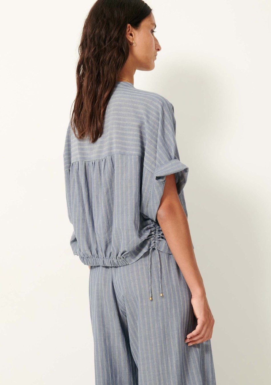 SESSÚN marca francesa de ropa de mujer con un estilo casual, femenino y minimal