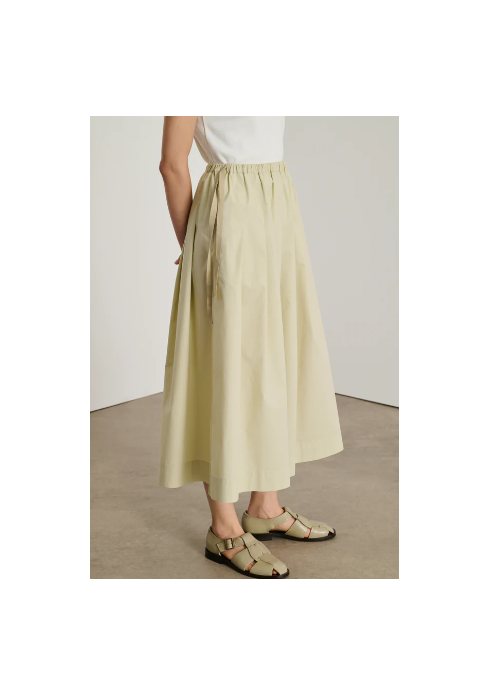 SOEUR marca francesa de ropa de mujer con un estilo casual y femenino.