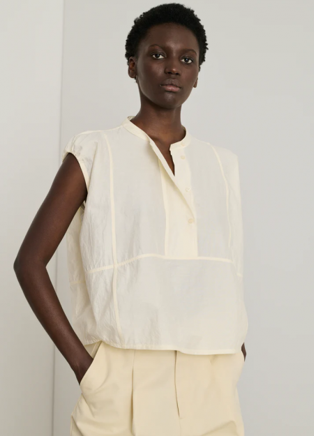 SOEUR marca francesa de ropa de mujer con un estilo casual y femenino.