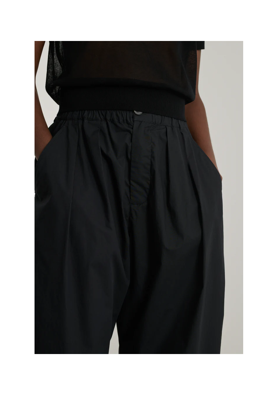 SOEUR marca francesa de ropa de mujer con un estilo casual y femenino.