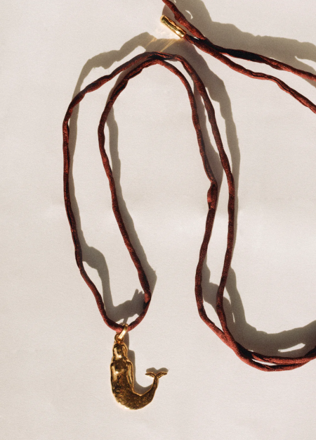 ALHAJA marca española de joyeria de estilo barroco y fresco