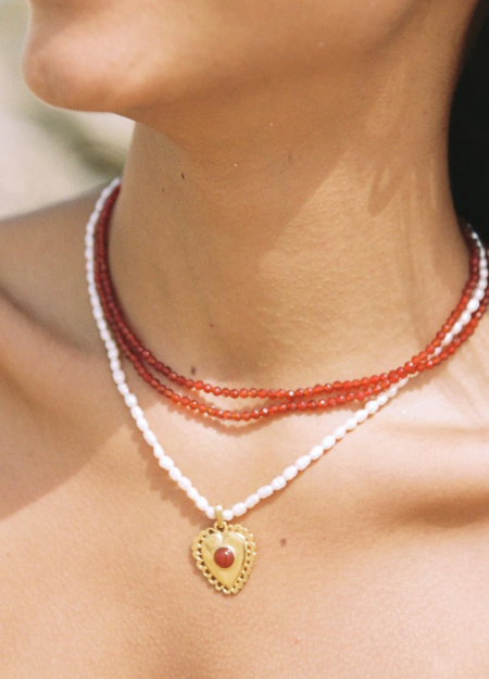 ALHAJA marca española de joyeria de estilo barroco y fresco