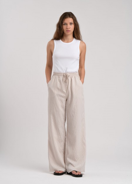 HUMILITY marca francesa de ropa de mujer con un estilo atemporal y casual.