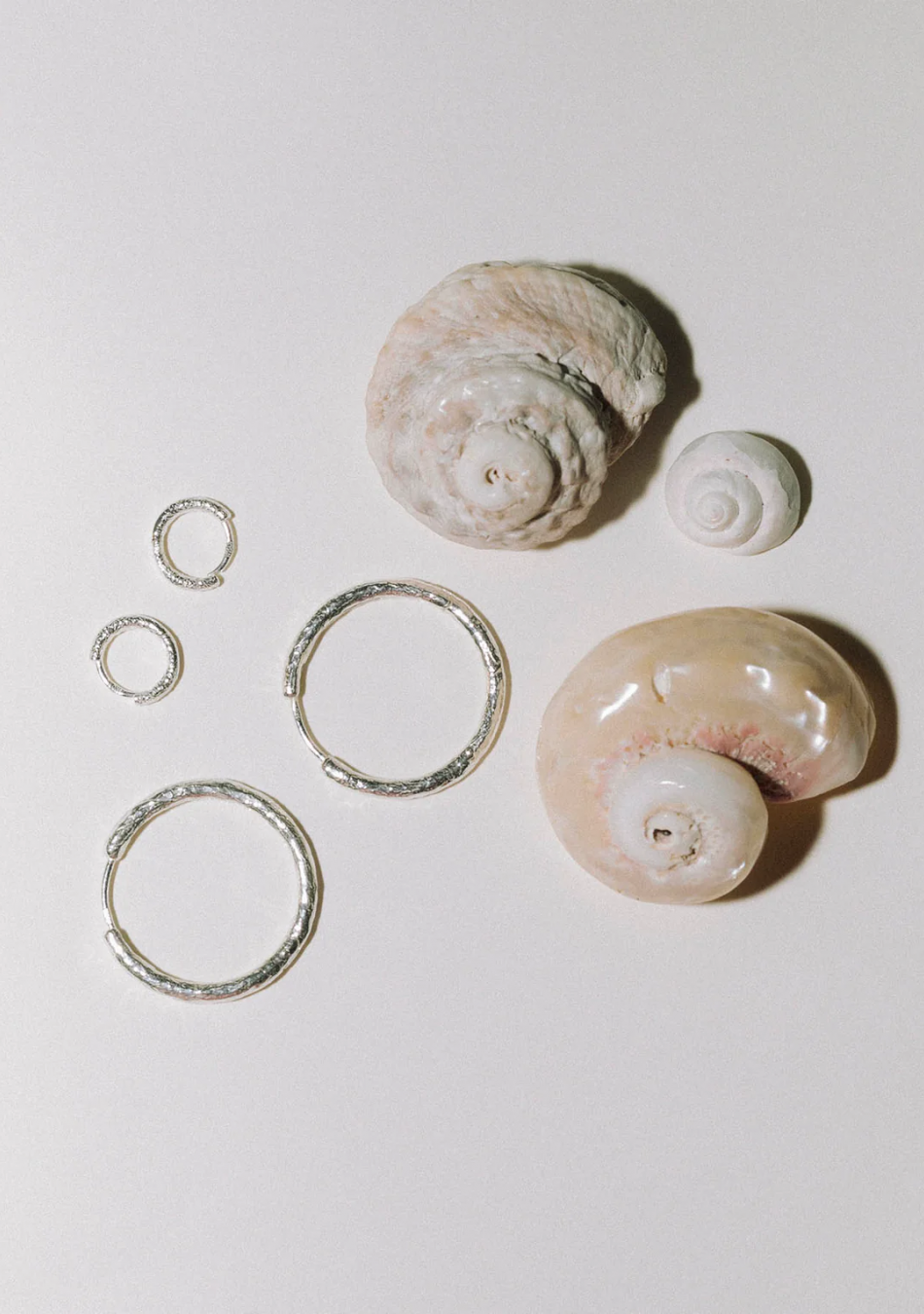 ALHAJA marca española de joyeria de estilo barroco y fresco