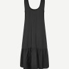SAMSOE&SAMSOE marca nórdica de ropa de mujer con un estilo vanguardista y casual