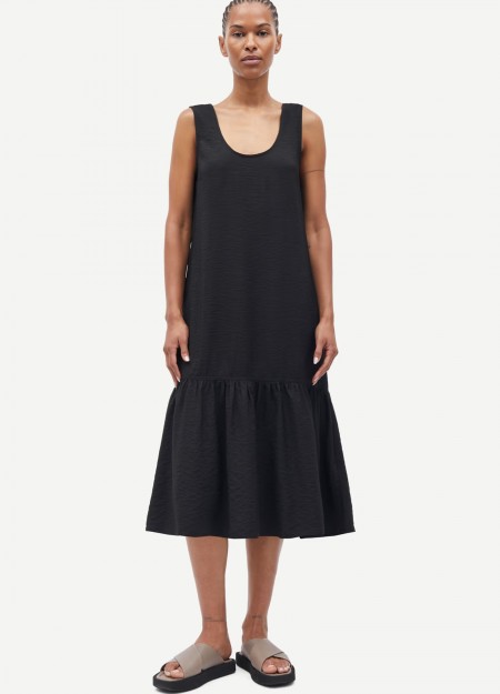 SAMSOE&SAMSOE marca nórdica de ropa de mujer con un estilo vanguardista y casual