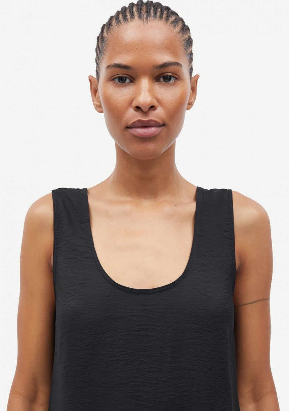 SAMSOE&SAMSOE marca nórdica de ropa de mujer con un estilo vanguardista y casual
