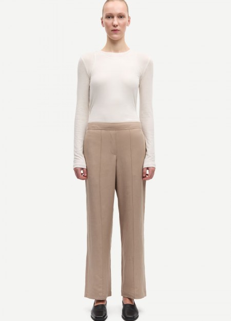 SAMSOE&SAMSOE marca nórdica de ropa de mujer con un estilo vanguardista y casual