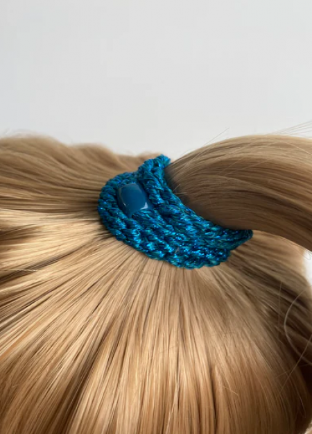 KKNEKKI es una marca de gomas de pelo original y colorida
