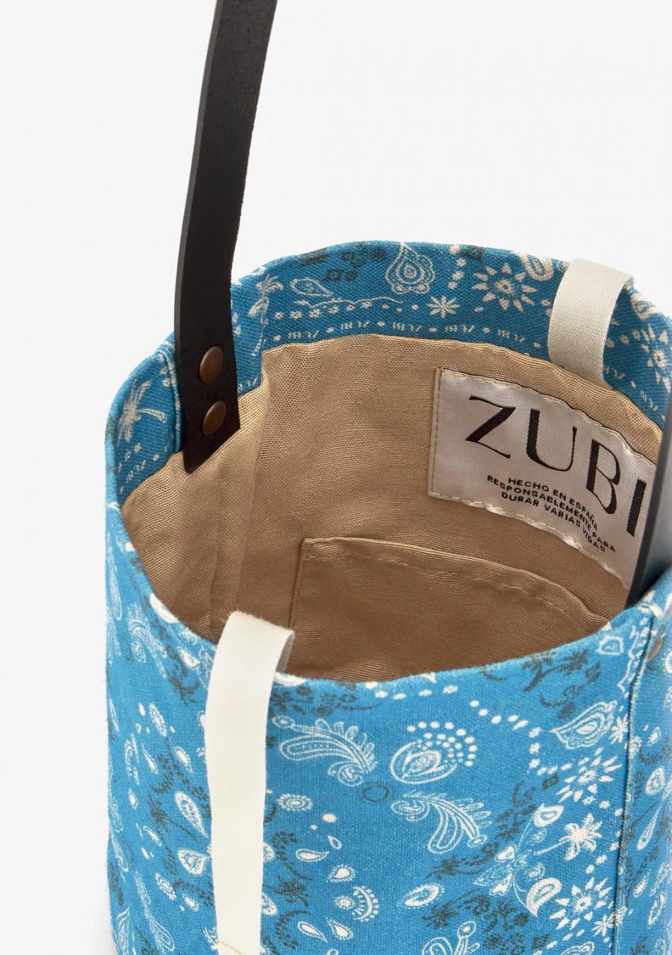 ZUBI DESIGN marca de ropa con prendas funcionales y elegantes