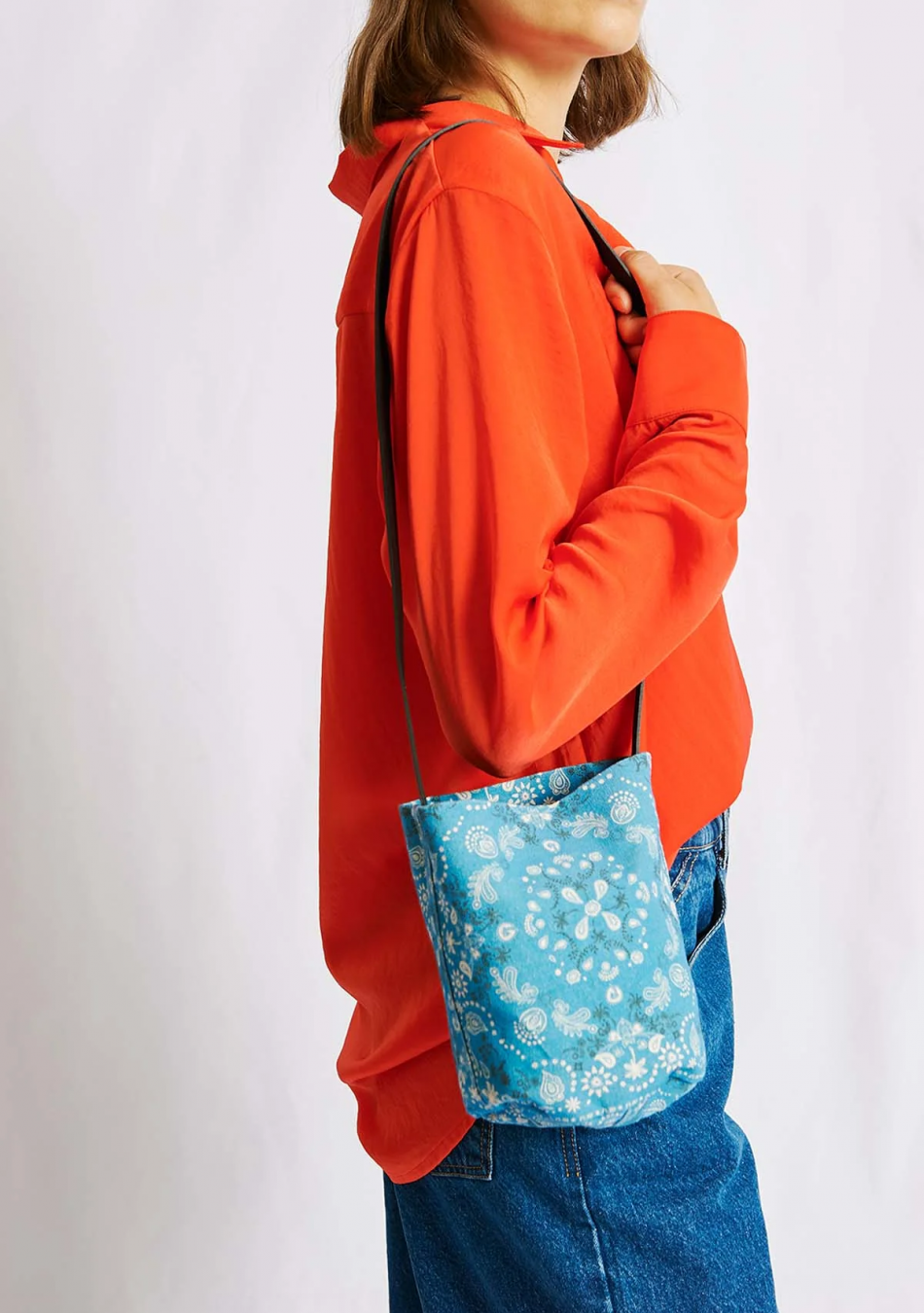 ZUBI DESIGN marca de ropa con prendas funcionales y elegantes