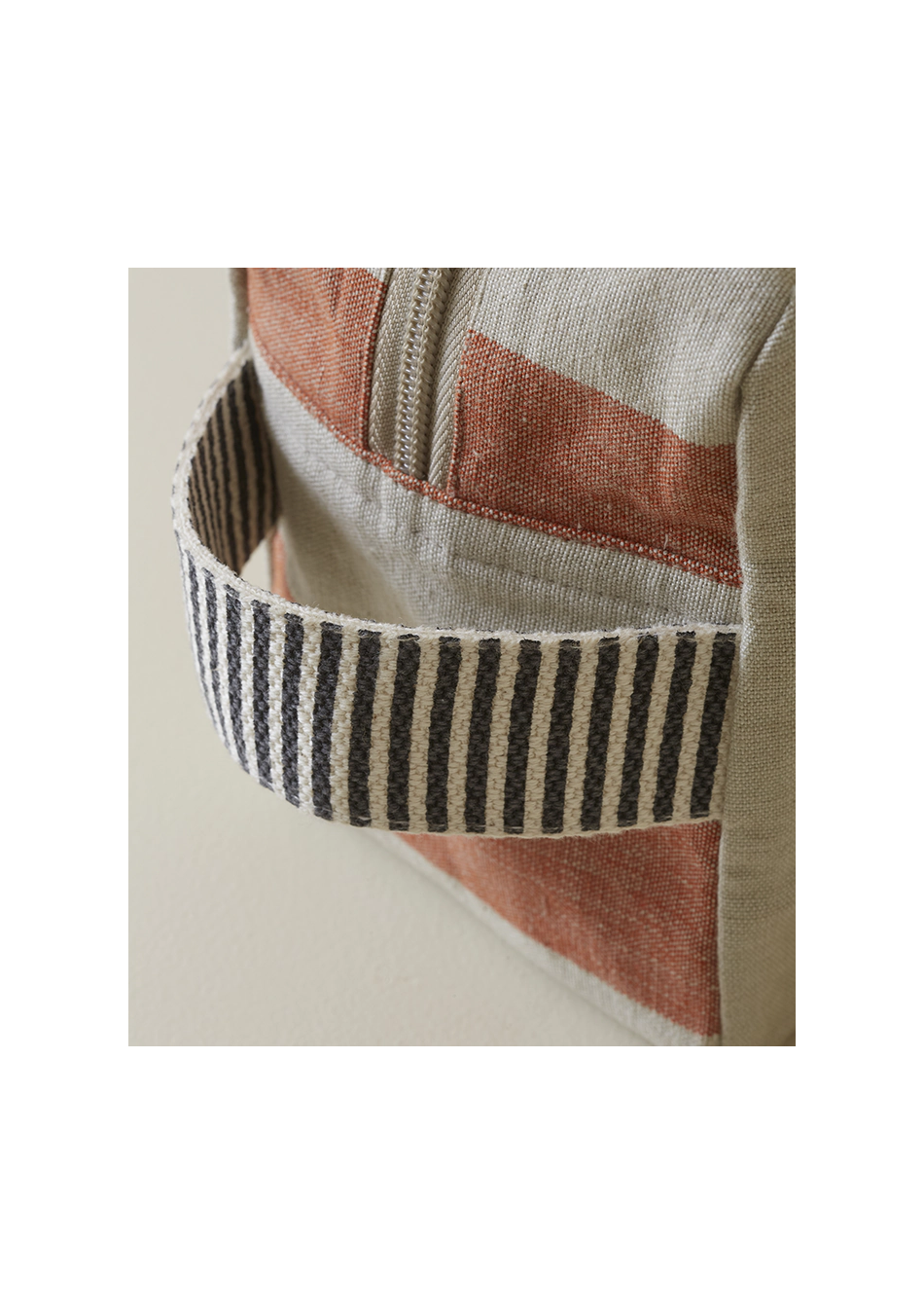 SYLVIE THIRIEZ es una marca de moda de hogar inspirada en los momentos simples de la vida y de carácter atemporal
