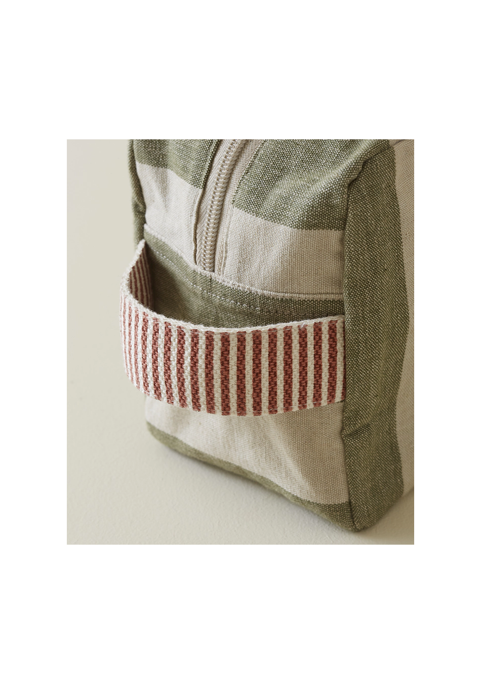SYLVIE THIRIEZ es una marca de moda de hogar inspirada en los momentos simples de la vida y de carácter atemporal