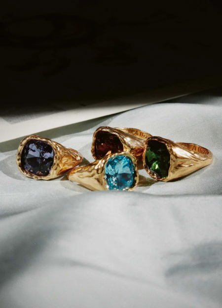 ALHAJA CULT STORE firma española de joyería con diseños propios elaborados con materiales nobles. 2