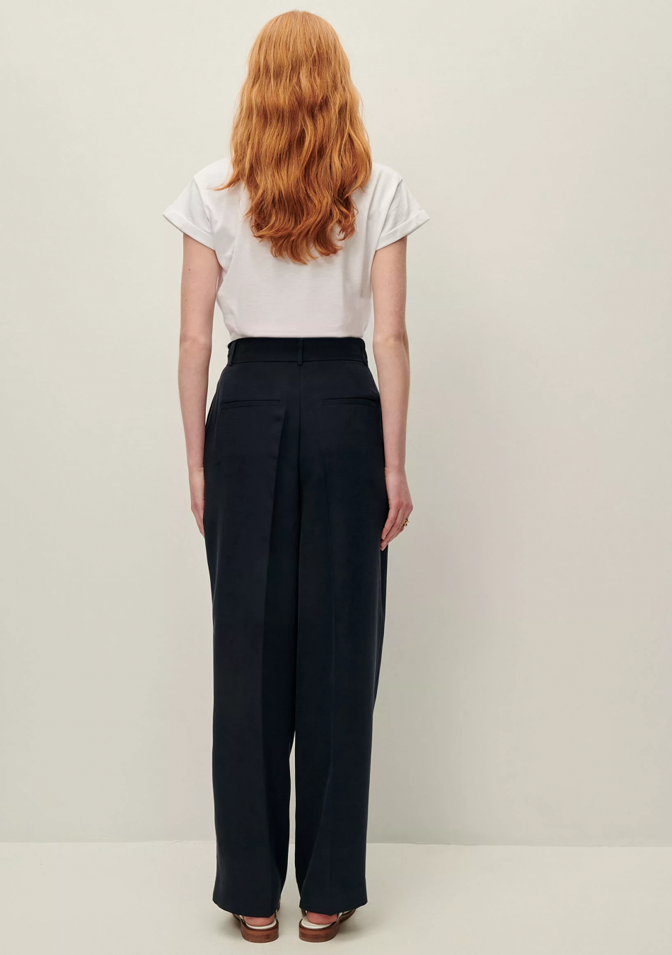 SESSÚN marca francesa de ropa de mujer con un estilo muy femenino y minimal