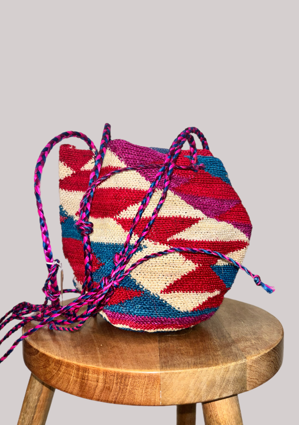 MAISON BADIGO es una marca francesa inspirada en américa del sur con valores artesanales y un estilo colorido