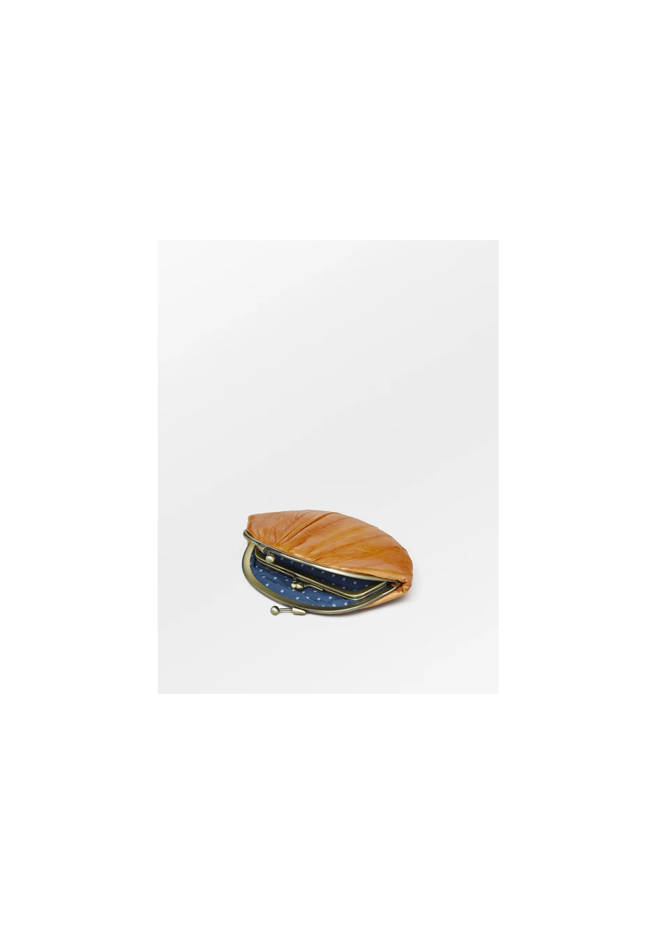 BECKSÖNDERGAARD marca escandinava de accesorios con diseños asequibles, elegantes y atemporales. Color en sus estampados manuale