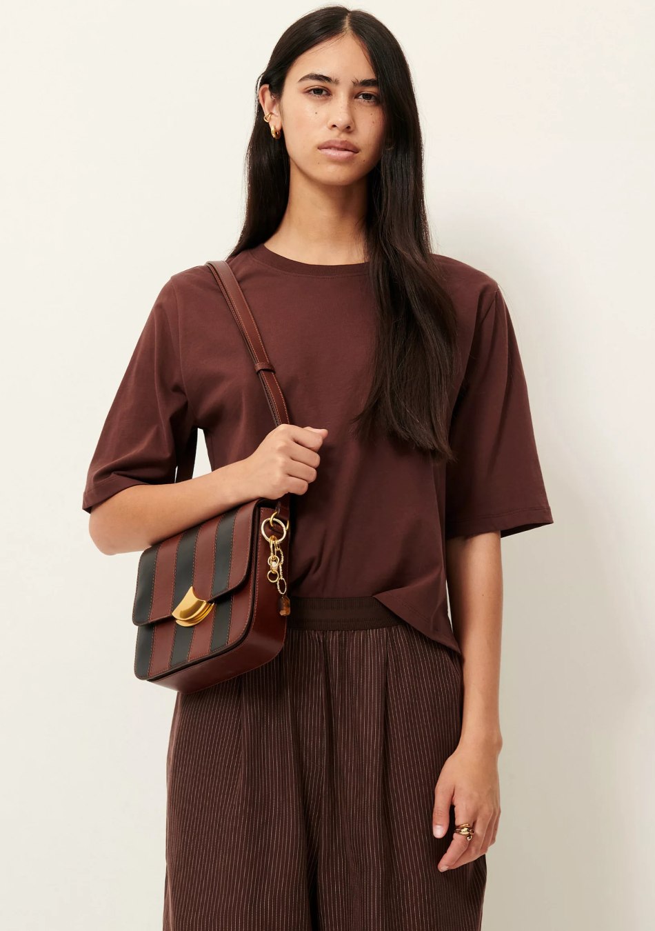 SESSÚN marca francesa de ropa de mujer con un estilo casual, femenino y minimal