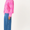 LOLLYS LAUNDRY es una marca de Copenhague de prendas diseñadas para adaptarse a ti, con colores y detalles únicos