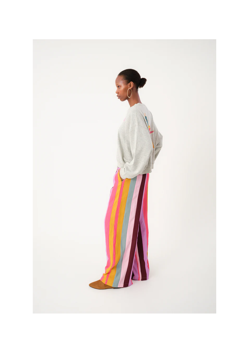 LOLLYS LAUNDRY es una marca de Copenhague de prendas diseñadas para adaptarse a ti, con colores y detalles únicos