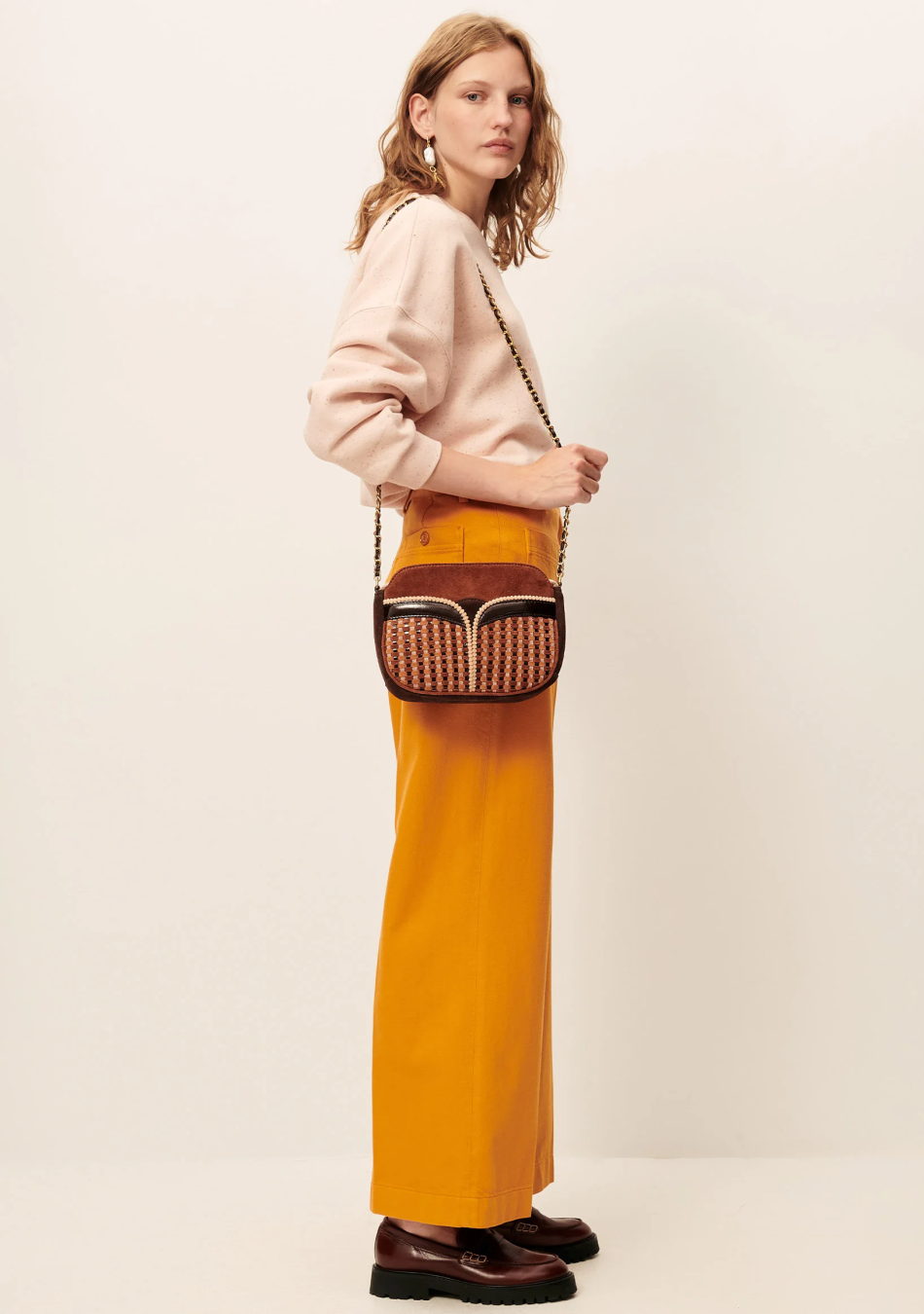 SESSÚN marca francesa de ropa de mujer con un estilo casual, femenino y minimal