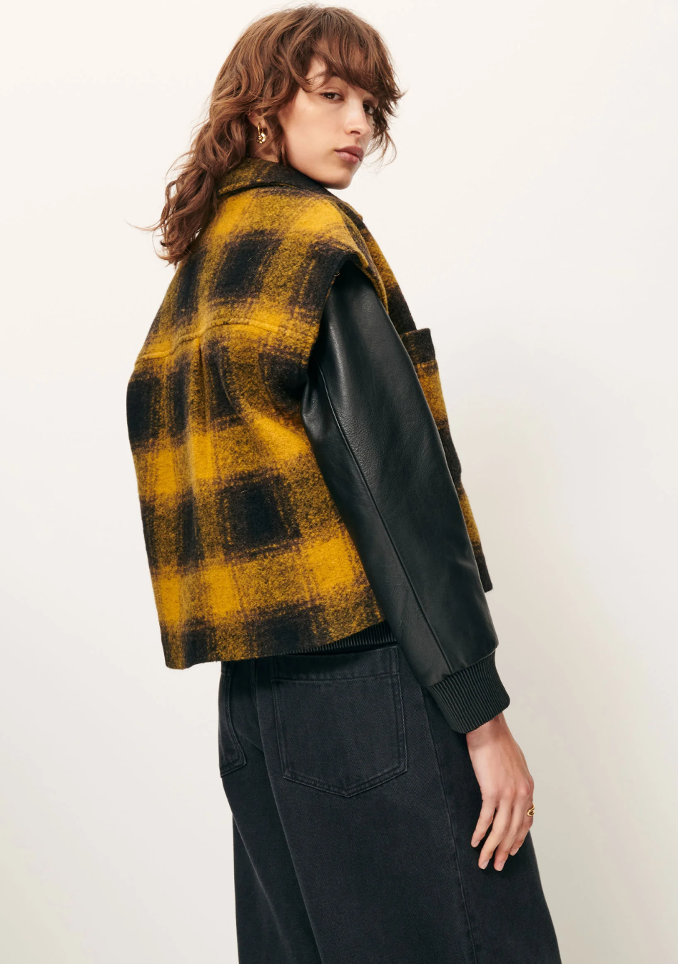 SESSÚN marca francesa de ropa de mujer con un estilo casual, femenino y minimal