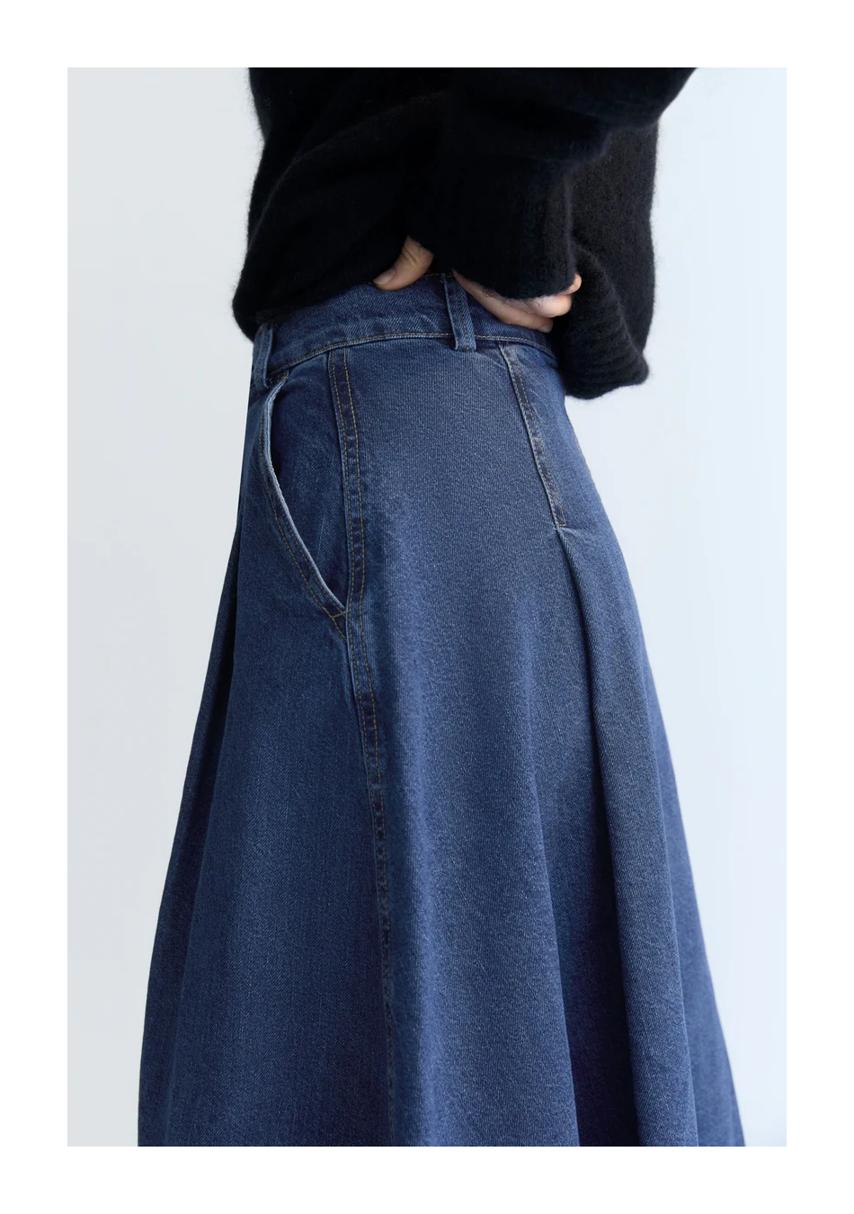 THE NEW SOCIETY marca española de ropa de mujer con un estilo nórdico y vanguardista